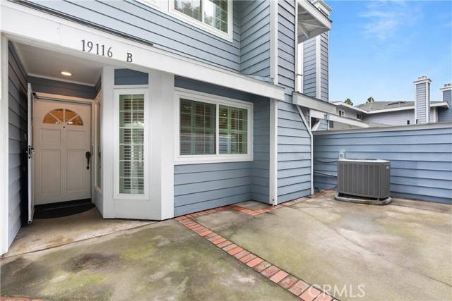 Huntington Beach, CA 92646,19116 Queensport Lane #B