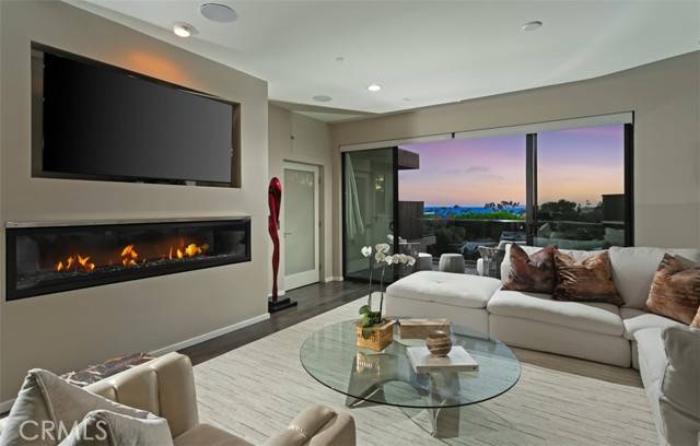 Laguna Beach, CA 92651,346 Y Place