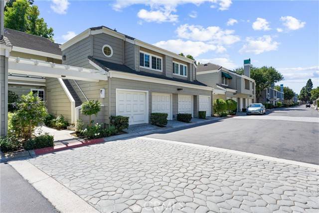 Huntington Beach, CA 92648,7402 Yellowtail Drive #204