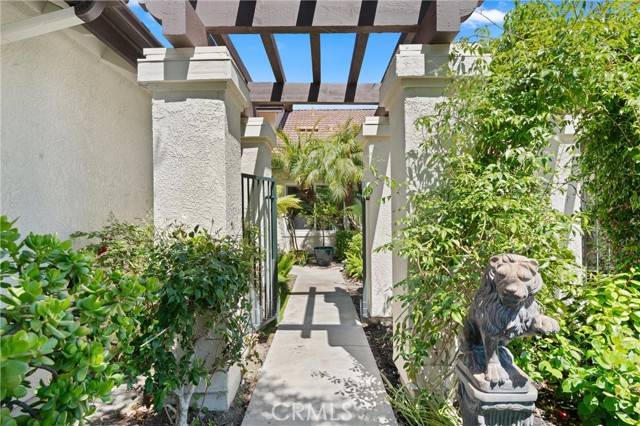 San Juan Capistrano, CA 92675,27345 Via Capri