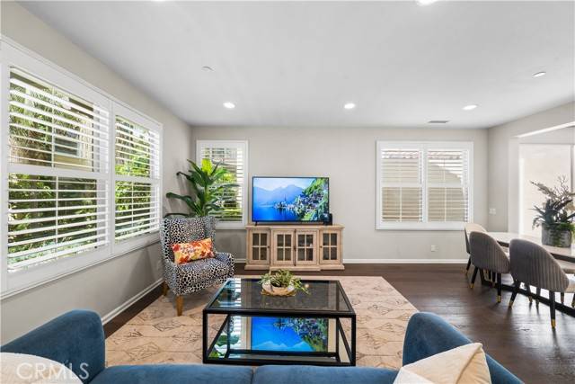 Irvine, CA 92620,66 desert pine