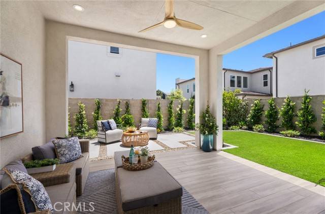 Lake Forest (el Toro), CA 92630,141 Amber Oak
