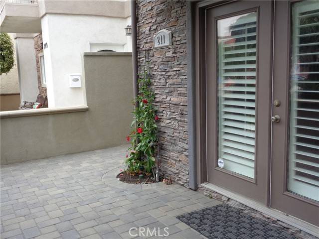 Huntington Beach, CA 92648,211 7th Street