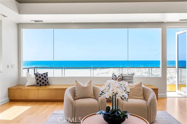 Newport Beach, CA 92661,1554 E Oceanfront