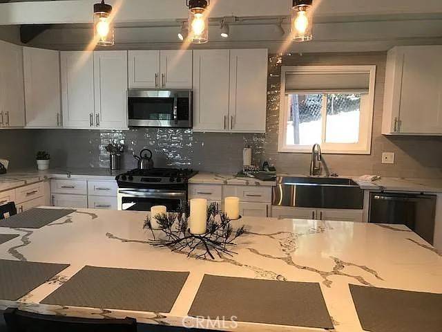 Big Bear Lake, CA 92315,42983 Fern Avenue
