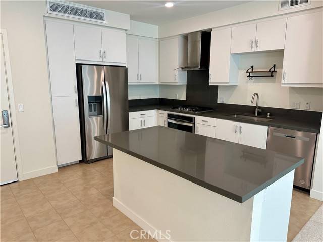 Irvine, CA 92612,1326 Nolita