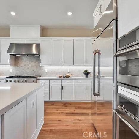 Valencia (santa Clarita), CA 91354,24405 Calle La Roca