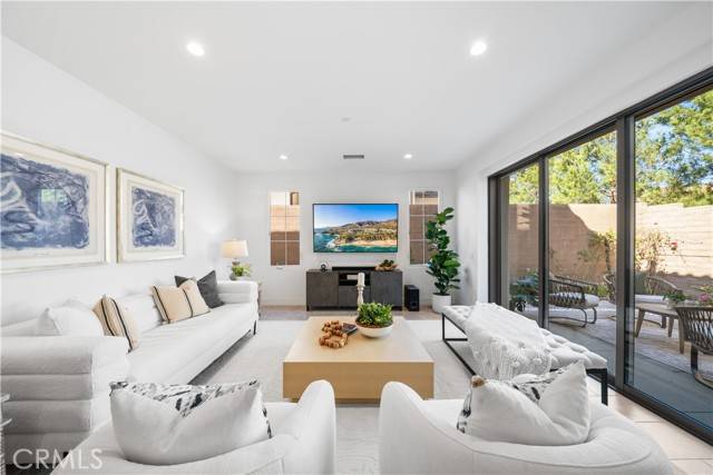 Irvine, CA 92602,121 Toretta