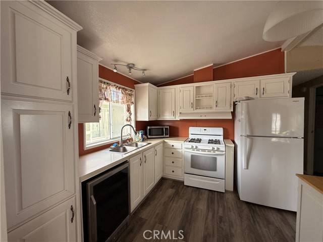 Huntington Beach, CA 92648,80 Huntington Street #514
