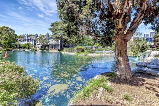 Huntington Beach, CA 92646,20122 Bayfront Lane #102
