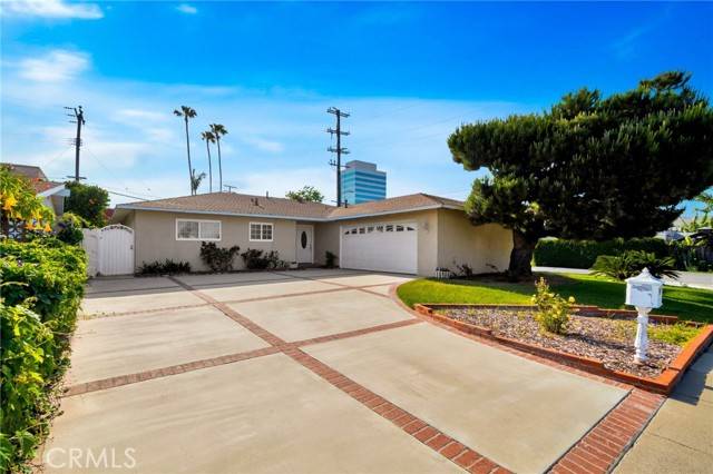 Huntington Beach, CA 92647,17121 Granada Lane