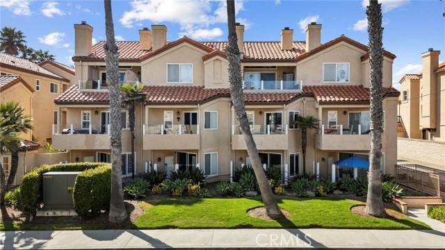 Huntington Beach, CA 92648,2000 Pacific Coast #102