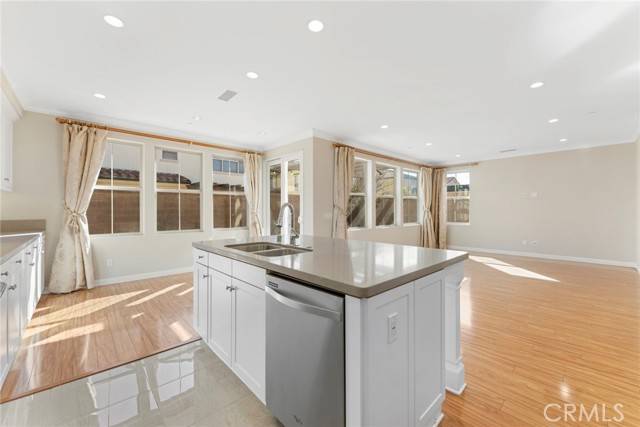 Irvine, CA 92620,90 Devonshire