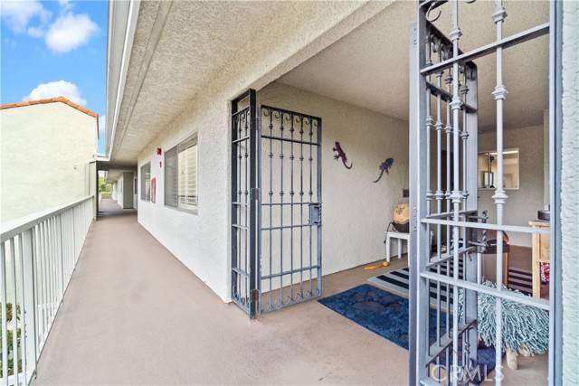 Laguna Woods, CA 92637,5369 Algarrobo #3F