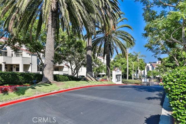 Huntington Beach, CA 92649,5031 Dorado Dr #107