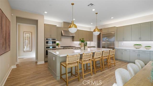 Valencia (santa Clarita), CA 91354,29468 Corte Halcon
