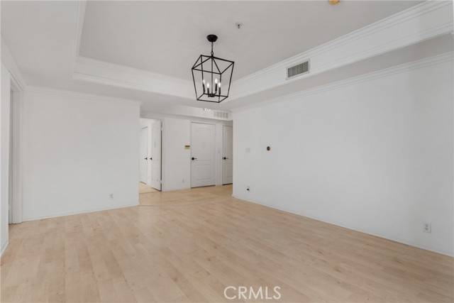 Sherman Oaks, CA 91423,4426 Ventura Canyon Avenue #204