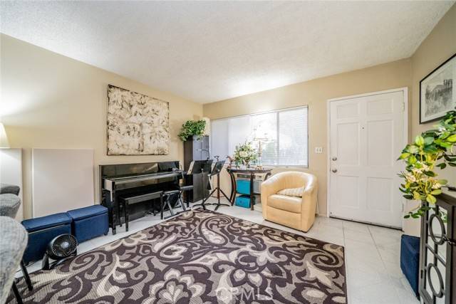 Tustin, CA 92780,631 W 6th Street #D