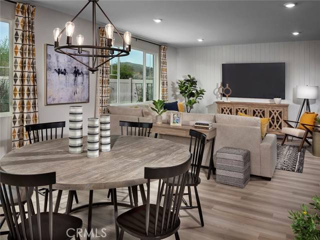 Lake Elsinore, CA 92532,19533 Hanging Rock Road