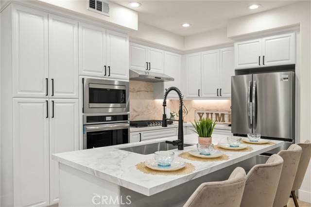 Irvine, CA 92620,199 Groveland
