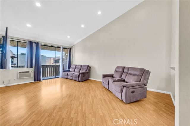 Long Beach, CA 90807,4170 Elm Avenue #304