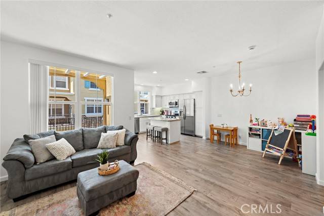 Irvine, CA 92602,206 Terra Bella