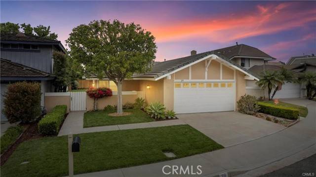 Irvine, CA 92604,29 Blackswan