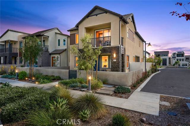 Irvine, CA 92618,113 Bosal