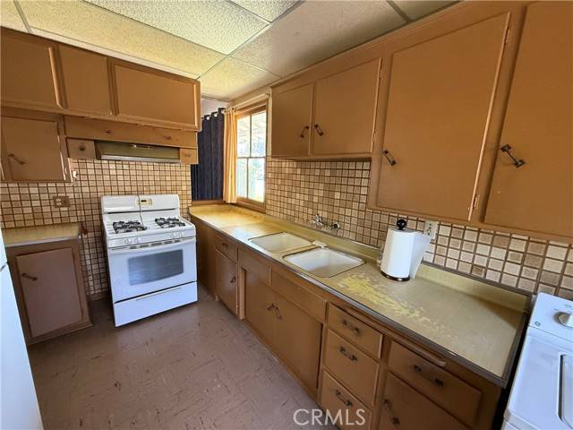 West Covina, CA 91791,1836 E Walnut Creek