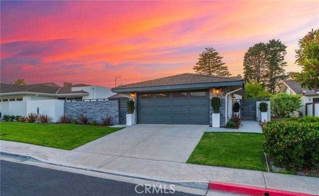 Corona Del Mar (newport Beach), CA 92625,35 Beachcomber Drive