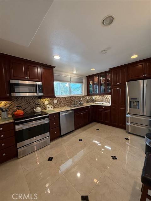 Beverly Hills, CA 90210,9330 Clifton Way #201/102