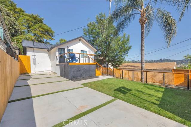 Los Angeles, CA 90042,351 Vista Place