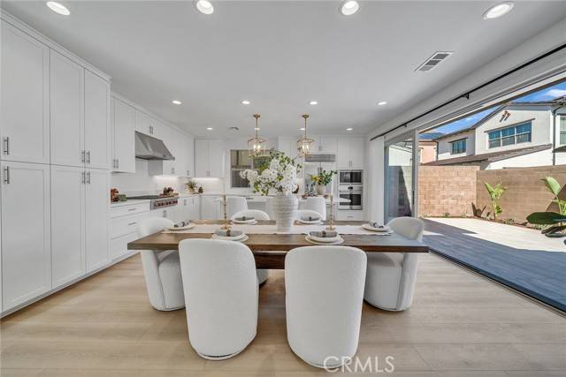 Irvine, CA 92602,162 Somera