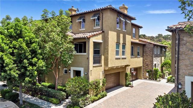 Irvine, CA 92603,221 Lonetree