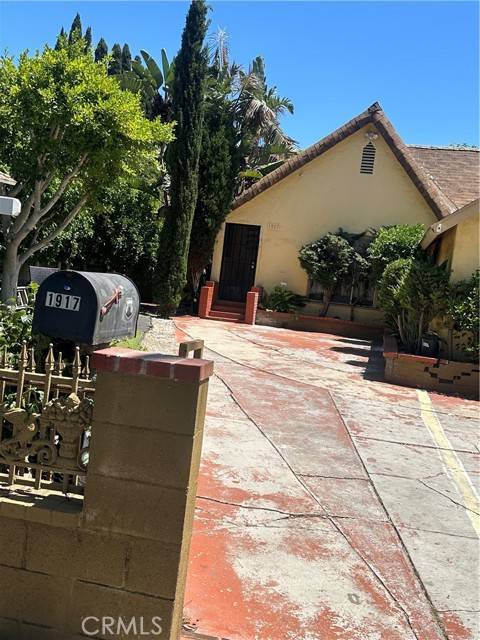 Santa Ana, CA 92707,1917 Rousselle Street