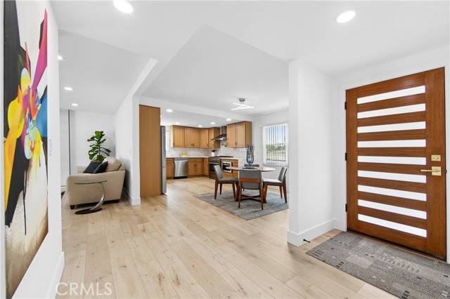 Huntington Beach, CA 92649,5702 Edinger