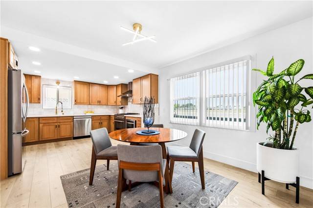 Huntington Beach, CA 92649,5702 Edinger