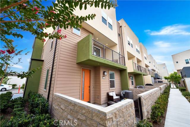 Anaheim, CA 92801,1647 W Lincoln Avenue #101