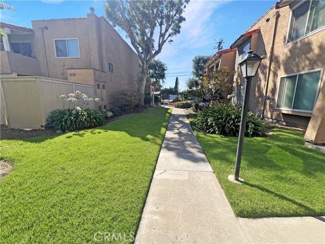 Tustin, CA 92780,13722 Red Hill Avenue #15