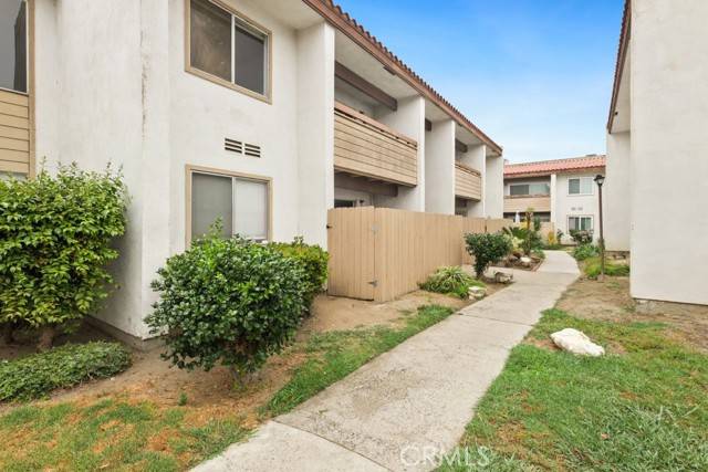 Santa Ana, CA 92704,2511 W Sunflower Avenue #F11