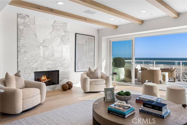 Surfside (seal Beach), CA 90743,105 Surfside Avenue