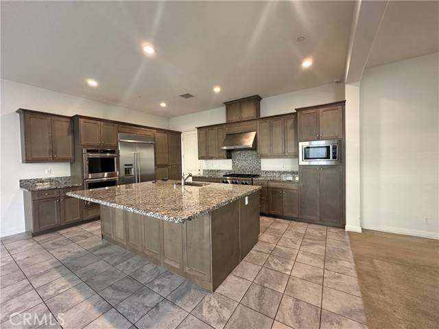 Lake Forest (el Toro), CA 92630,88 Acadia Court