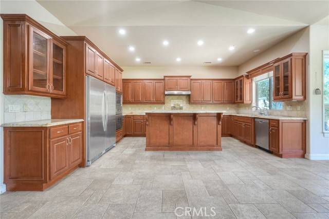 Fallbrook, CA 92028,943 Rod Street