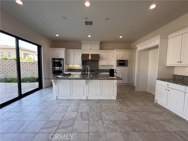 Lake Forest (el Toro), CA 92630,29 Caspian