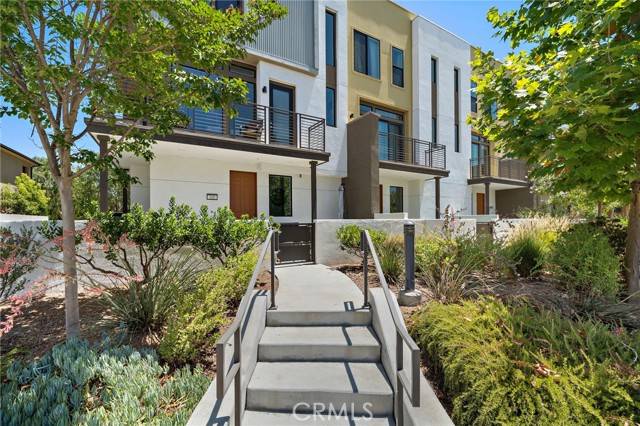 Irvine, CA 92618,100 Keeper