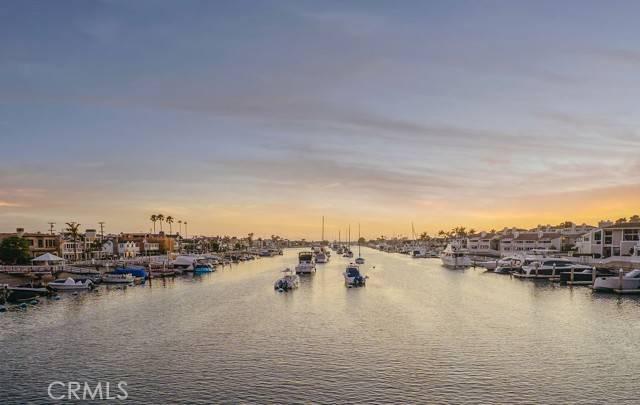 Newport Beach, CA 92660,994 Bayside Cove #611