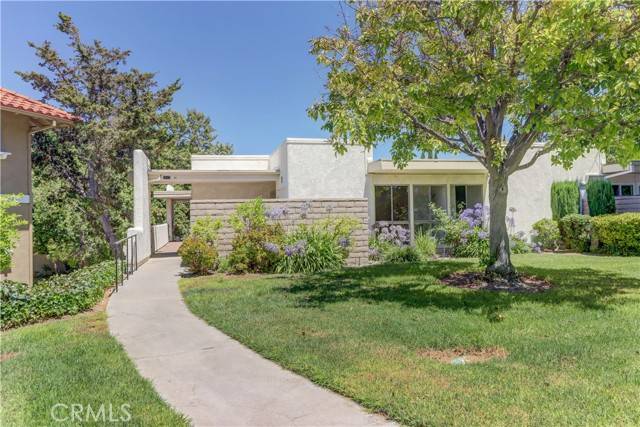Laguna Woods, CA 92637,2243 Via Puerta #H