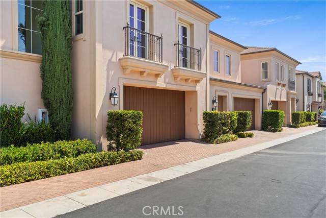 Irvine, CA 92602,157 Rodeo