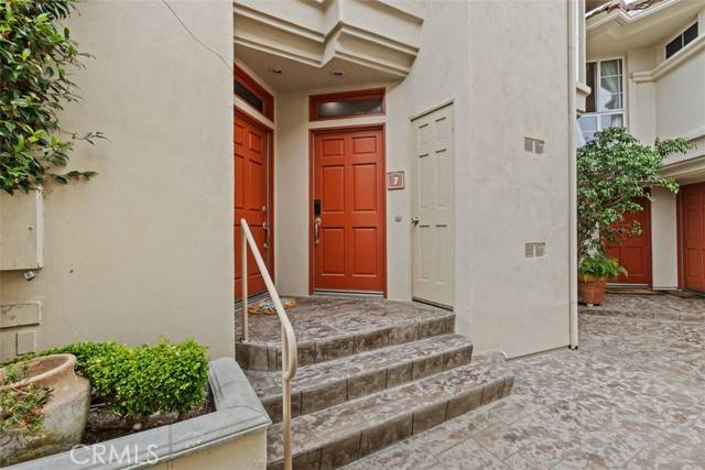 Newport Beach, CA 92663,2101 E 15th Street #7