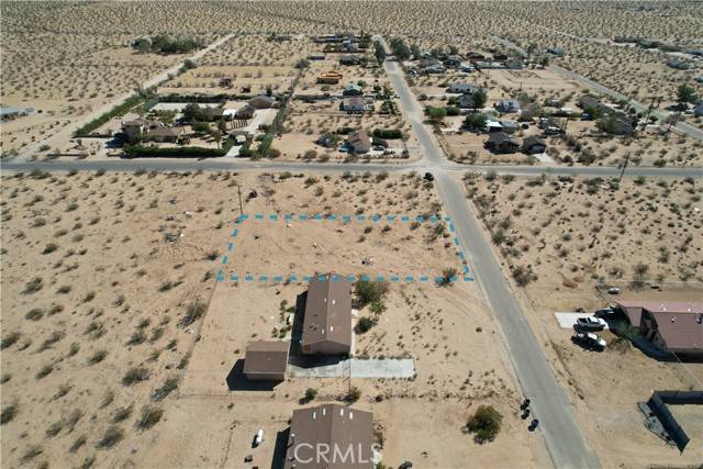 Joshua Tree, CA 92252,63480 Walpi Drive